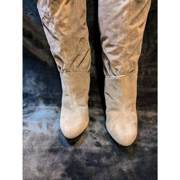Wet Seal suede boots. Size 7.5 - Picture 3 of 13